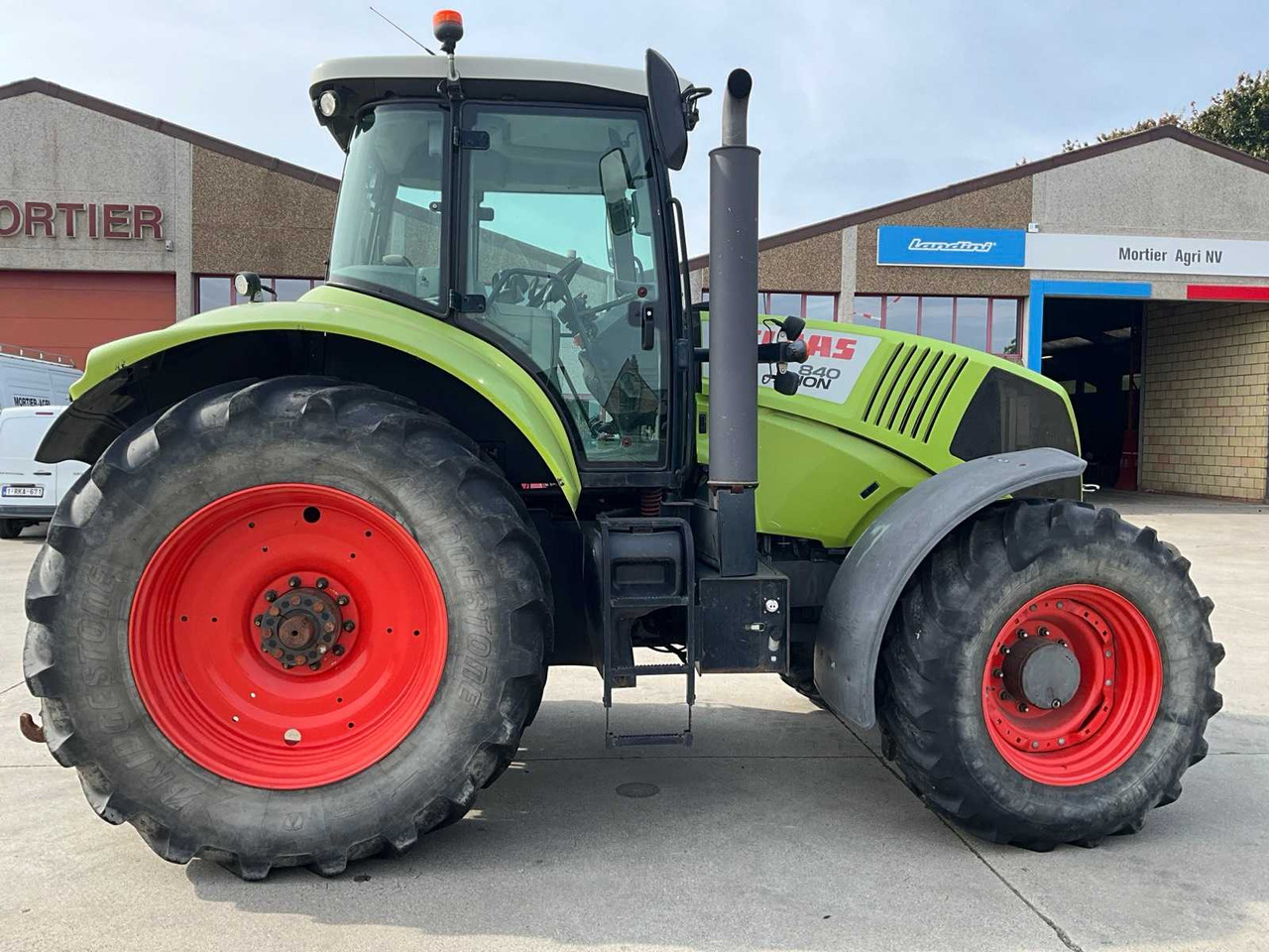Claas 840 Axion - Трактор: фото 4 Claas 840 Axion - Трактор: фото 4