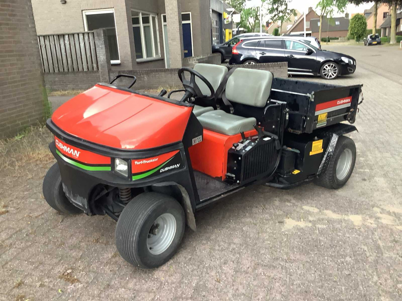 Cushman Turf truckstelsel - Внедорожный самосвал: фото 1 Cushman Turf truckstelsel - Внедорожный самосвал: фото 1