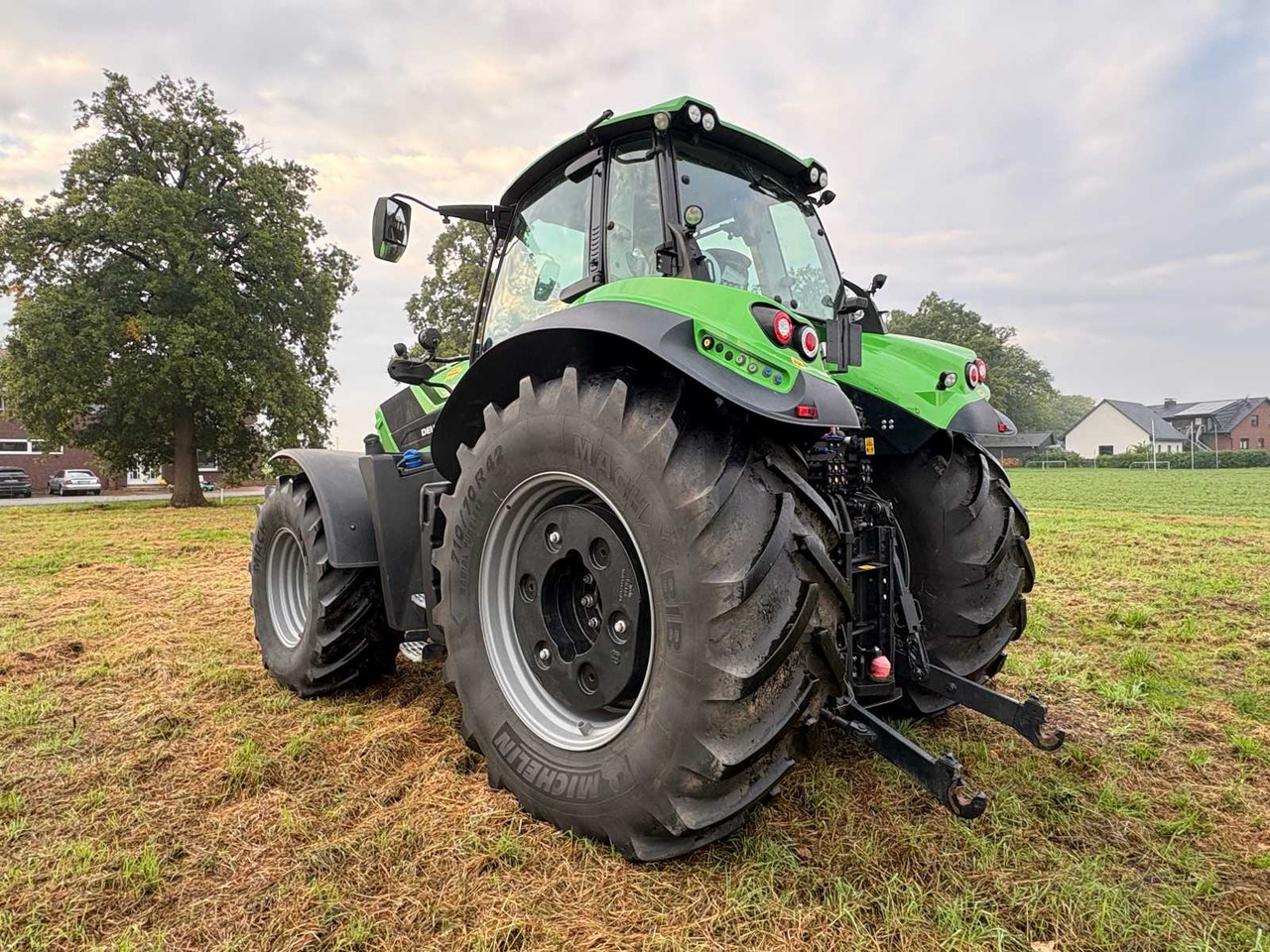 DEUTZ-FAHR 8280 TTV FARM TRACTOR - Трактор: фото 2 DEUTZ-FAHR 8280 TTV FARM TRACTOR - Трактор: фото 2