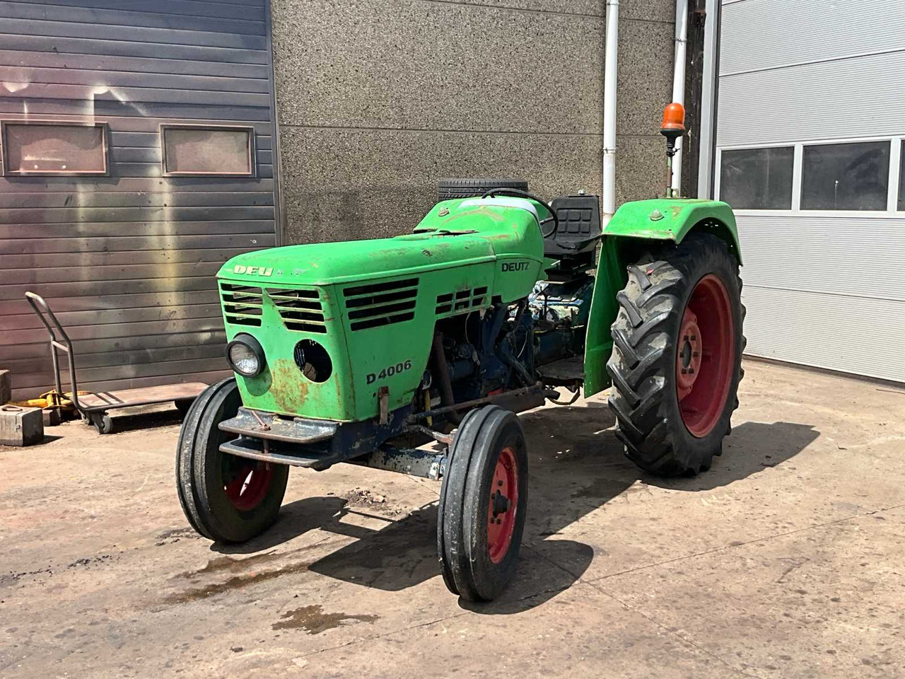 Deutz D4006 - Трактор: фото 1 Deutz D4006 - Трактор: фото 1