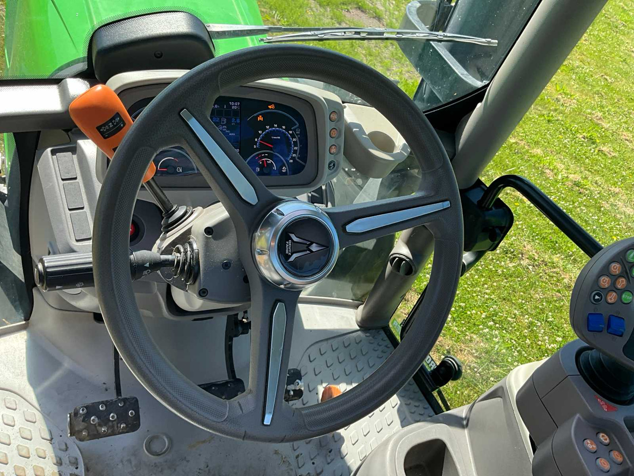Трактор Deutz-fahr 6125 C TTV: фото 35