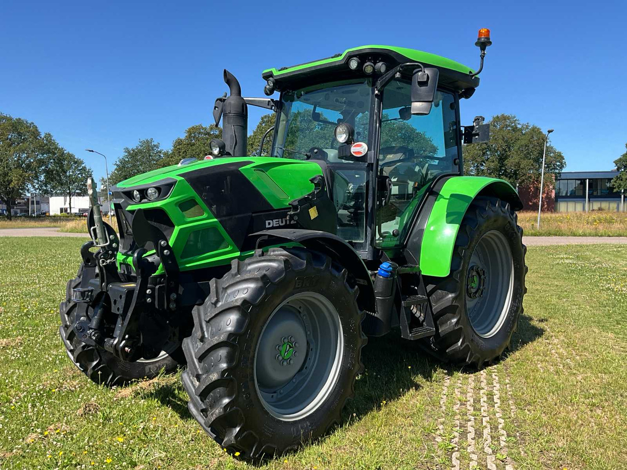 Deutz-fahr 6125 C TTV - Трактор: фото 2 Deutz-fahr 6125 C TTV - Трактор: фото 2
