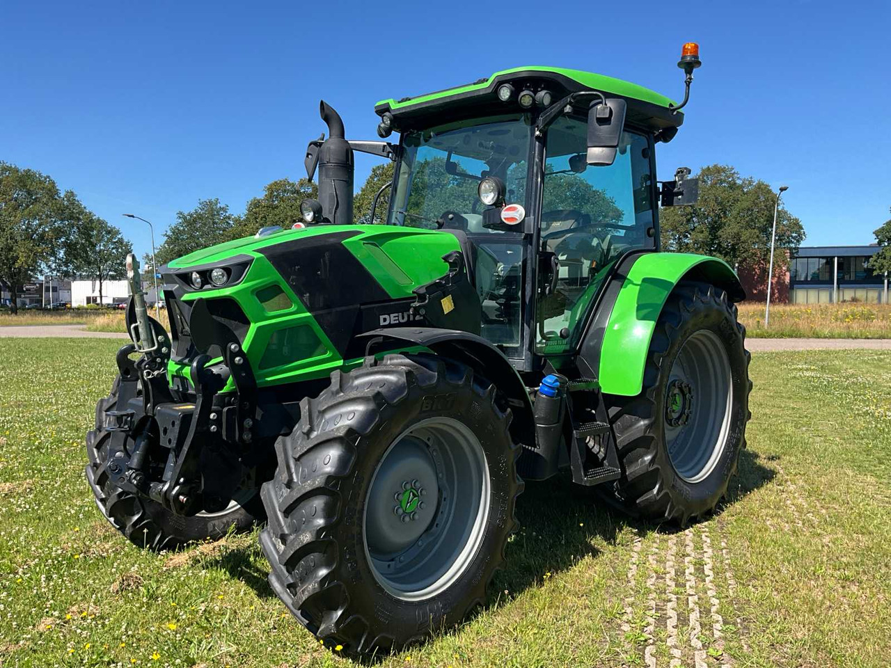 Deutz-fahr 6125 C TTV - Трактор: фото 1 Deutz-fahr 6125 C TTV - Трактор: фото 1
