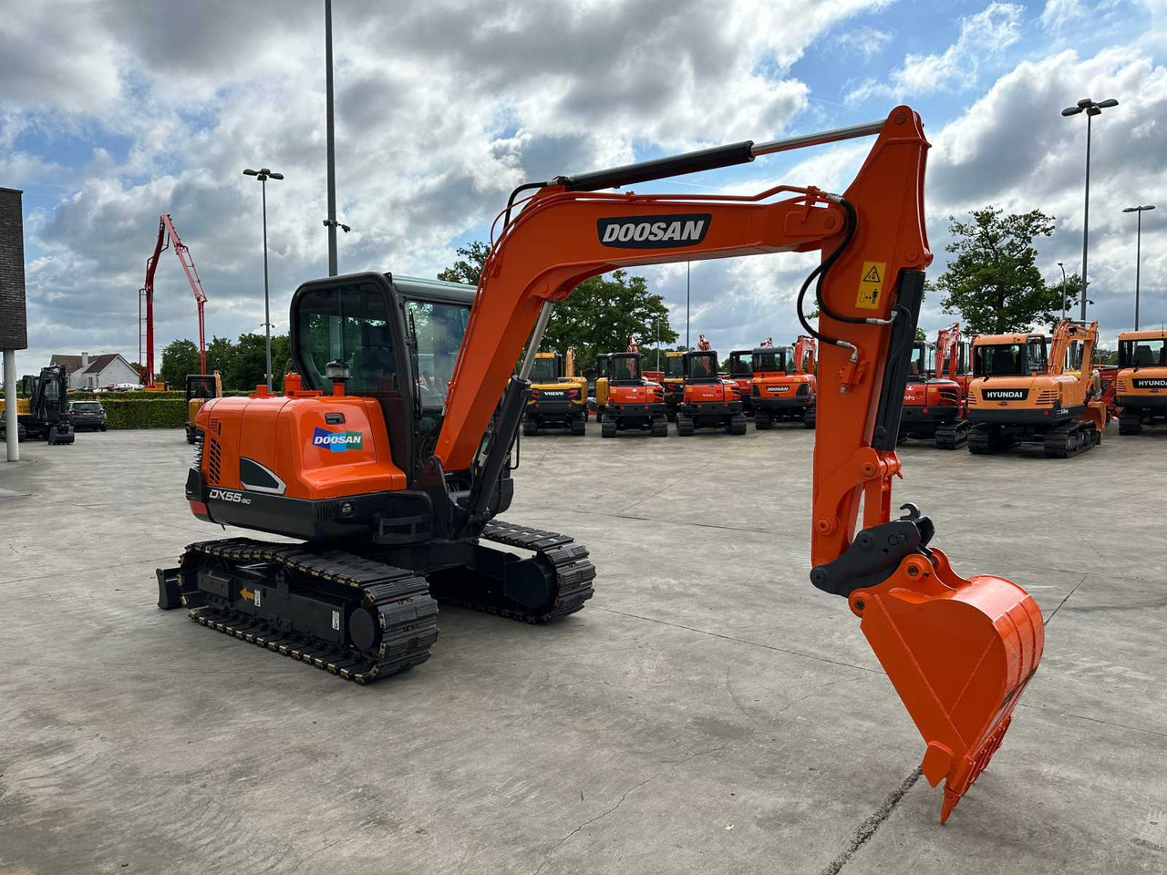 Doosan DX55-9C - Гусеничный экскаватор: фото 3 Doosan DX55-9C - Гусеничный экскаватор: фото 3