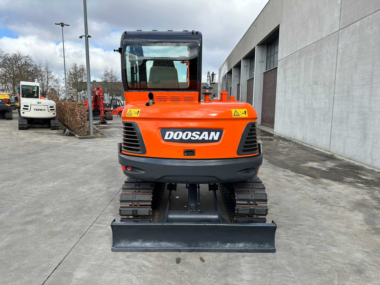 Doosan DX55-9C - Гусеничный экскаватор: фото 5 Doosan DX55-9C - Гусеничный экскаватор: фото 5