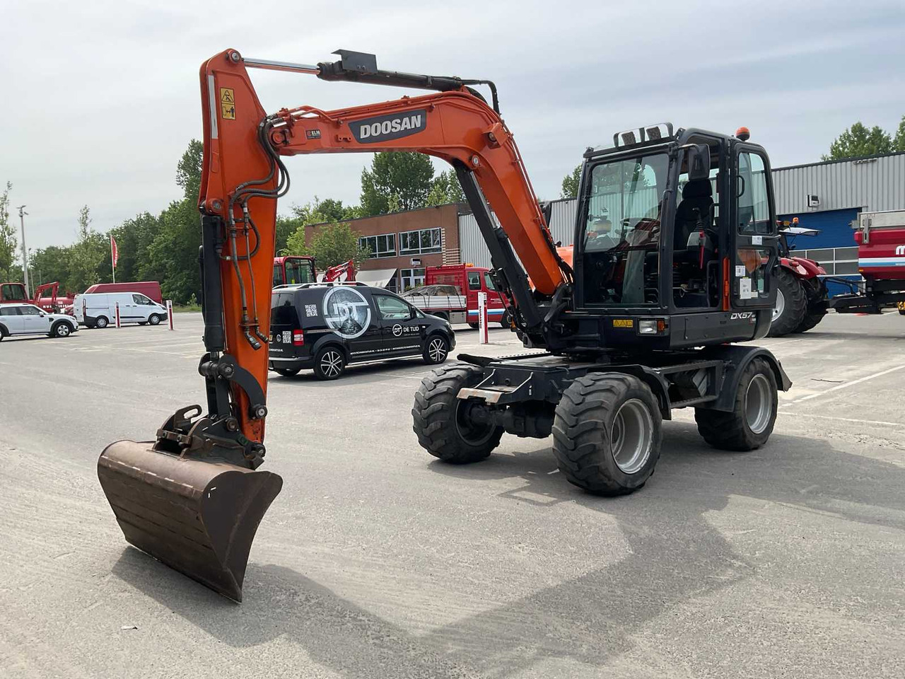 Doosan DX57w - Мобильный кран: фото 1 Doosan DX57w - Мобильный кран: фото 1