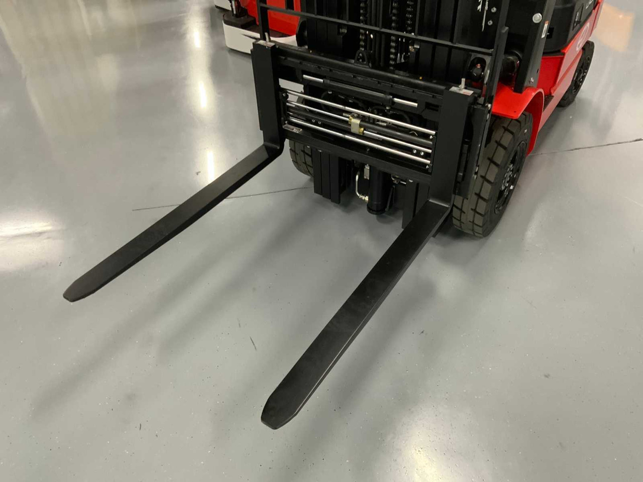 EP - EFL 252 X - FORK POSITIONER, SIDESHIFT, TRIPLEX, FORKLIFT 2025 - Вилочный погрузчик: фото 2 EP - EFL 252 X - FORK POSITIONER, SIDESHIFT, TRIPLEX, FORKLIFT 2025 - Вилочный погрузчик: фото 2