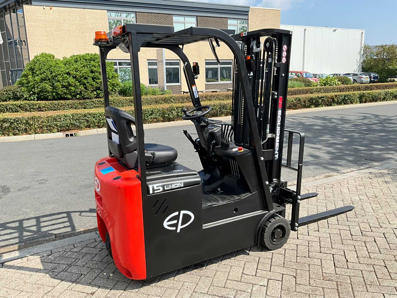 Вилочный погрузчик EP EFS 151 - 4.35 METER TRIPLEX, LI-ION, FREE-LIFT, SIDE-SHIFT - FORKLIFT: фото 6 Вилочный погрузчик EP EFS 151 - 4.35 METER TRIPLEX, LI-ION, FREE-LIFT, SIDE-SHIFT - FORKLIFT: фото 6