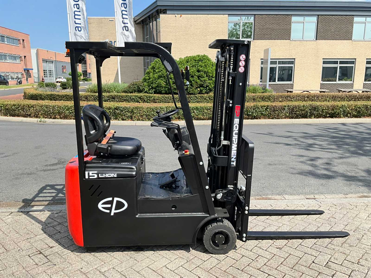 Вилочный погрузчик EP EFS 151 - 4.35 METER TRIPLEX, LI-ION, FREE-LIFT, SIDE-SHIFT - FORKLIFT: фото 7 Вилочный погрузчик EP EFS 151 - 4.35 METER TRIPLEX, LI-ION, FREE-LIFT, SIDE-SHIFT - FORKLIFT: фото 7