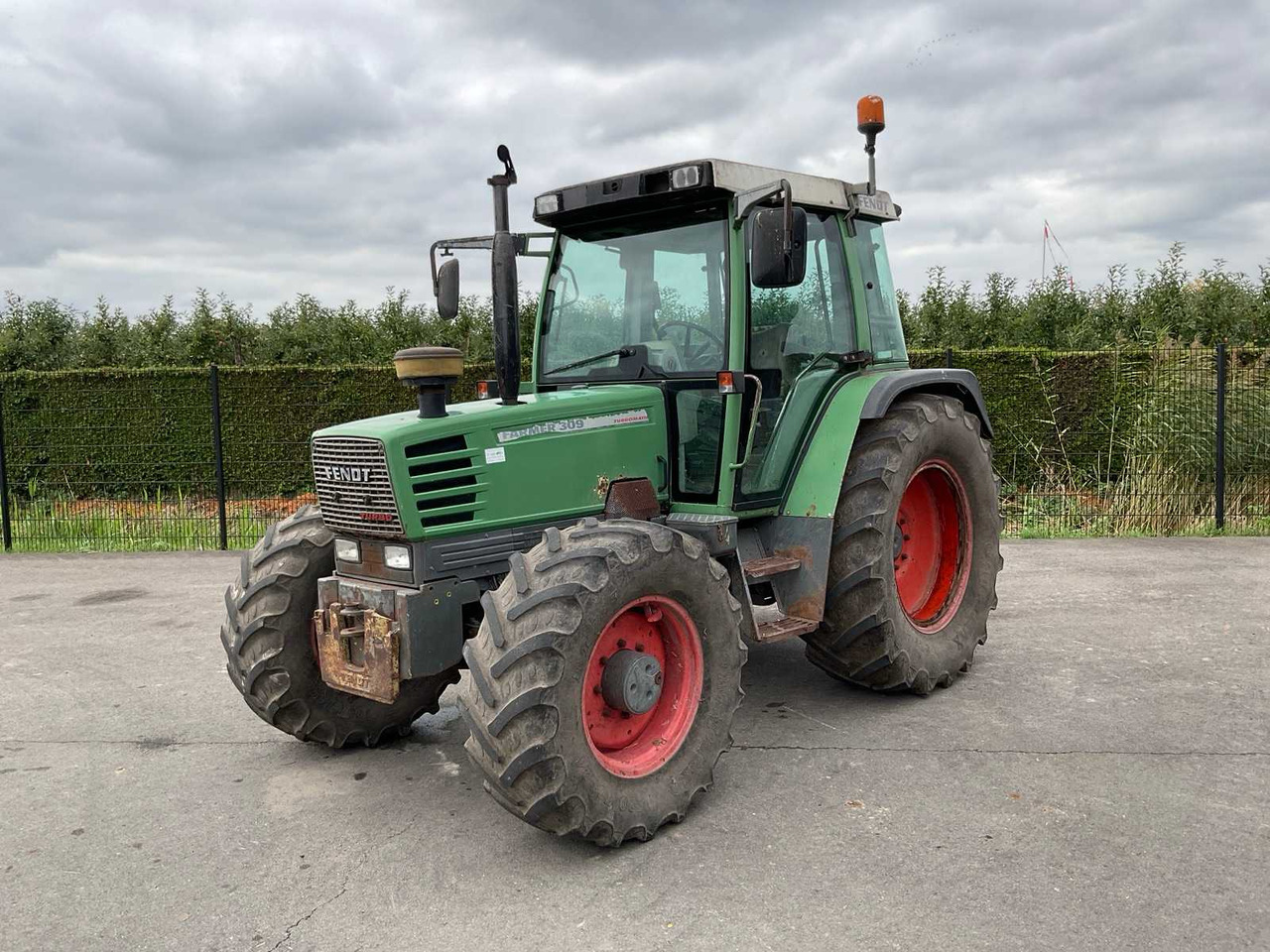 Fendt Farmer 309 - Трактор: фото 2 Fendt Farmer 309 - Трактор: фото 2