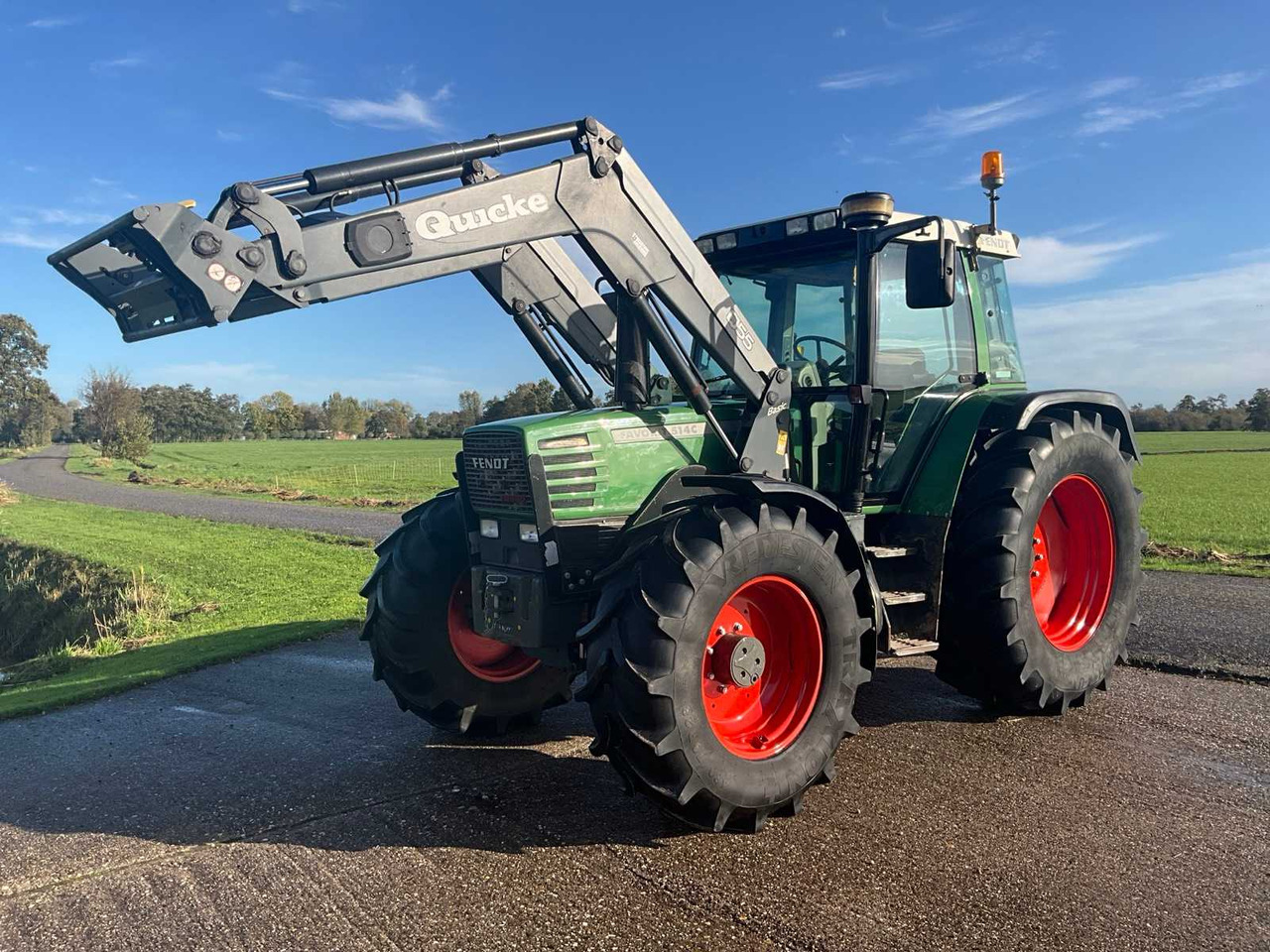 Fendt Favorit 512C Turboshift - Трактор: фото 1 Fendt Favorit 512C Turboshift - Трактор: фото 1