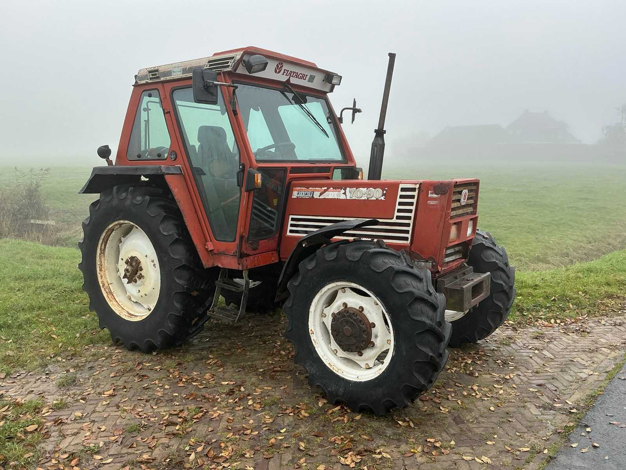 Fiat 1990 FIAT 70-90 DT ALL-WHEEL DRIVE FARM TRACTOR - Трактор: фото 3 Fiat 1990 FIAT 70-90 DT ALL-WHEEL DRIVE FARM TRACTOR - Трактор: фото 3