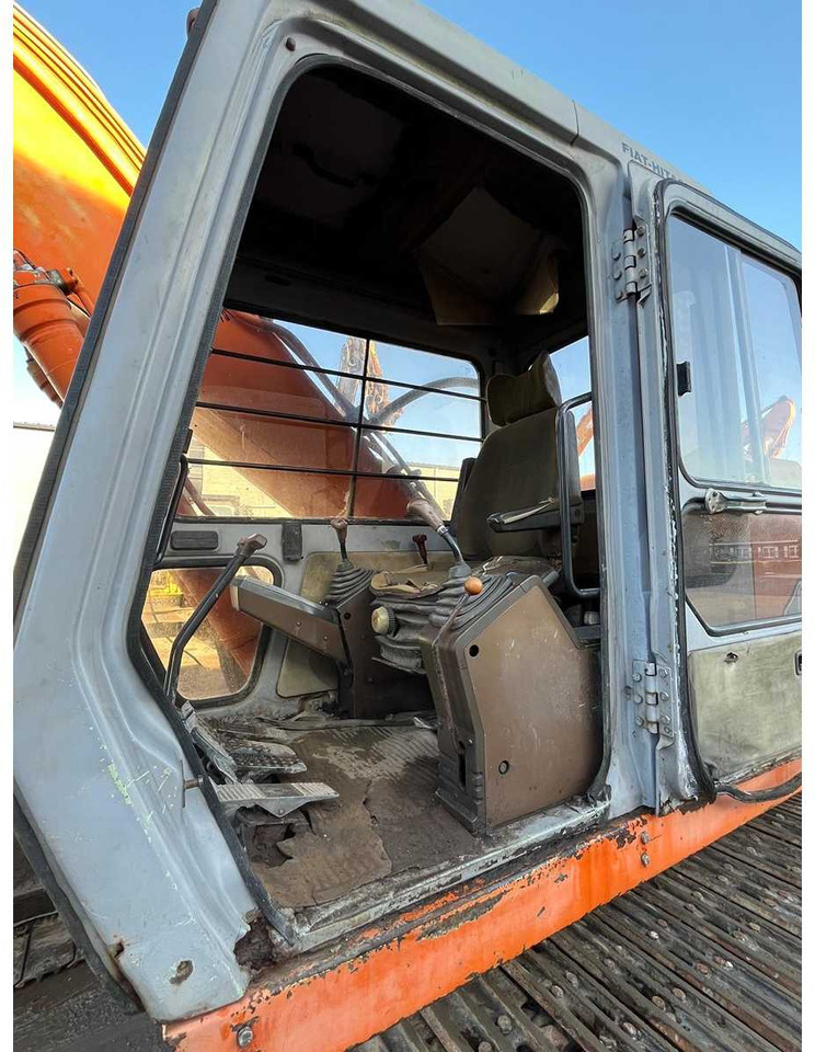 Гусеничный экскаватор Fiat Hitachi FH 200 LC: фото 16