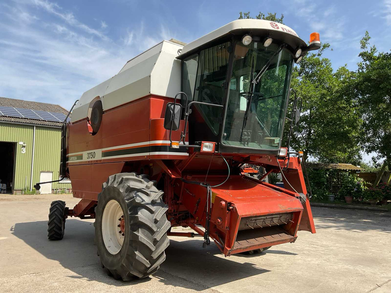 FiatAgri Laverda 3750 - Зерноуборочный комбайн: фото 4 FiatAgri Laverda 3750 - Зерноуборочный комбайн: фото 4
