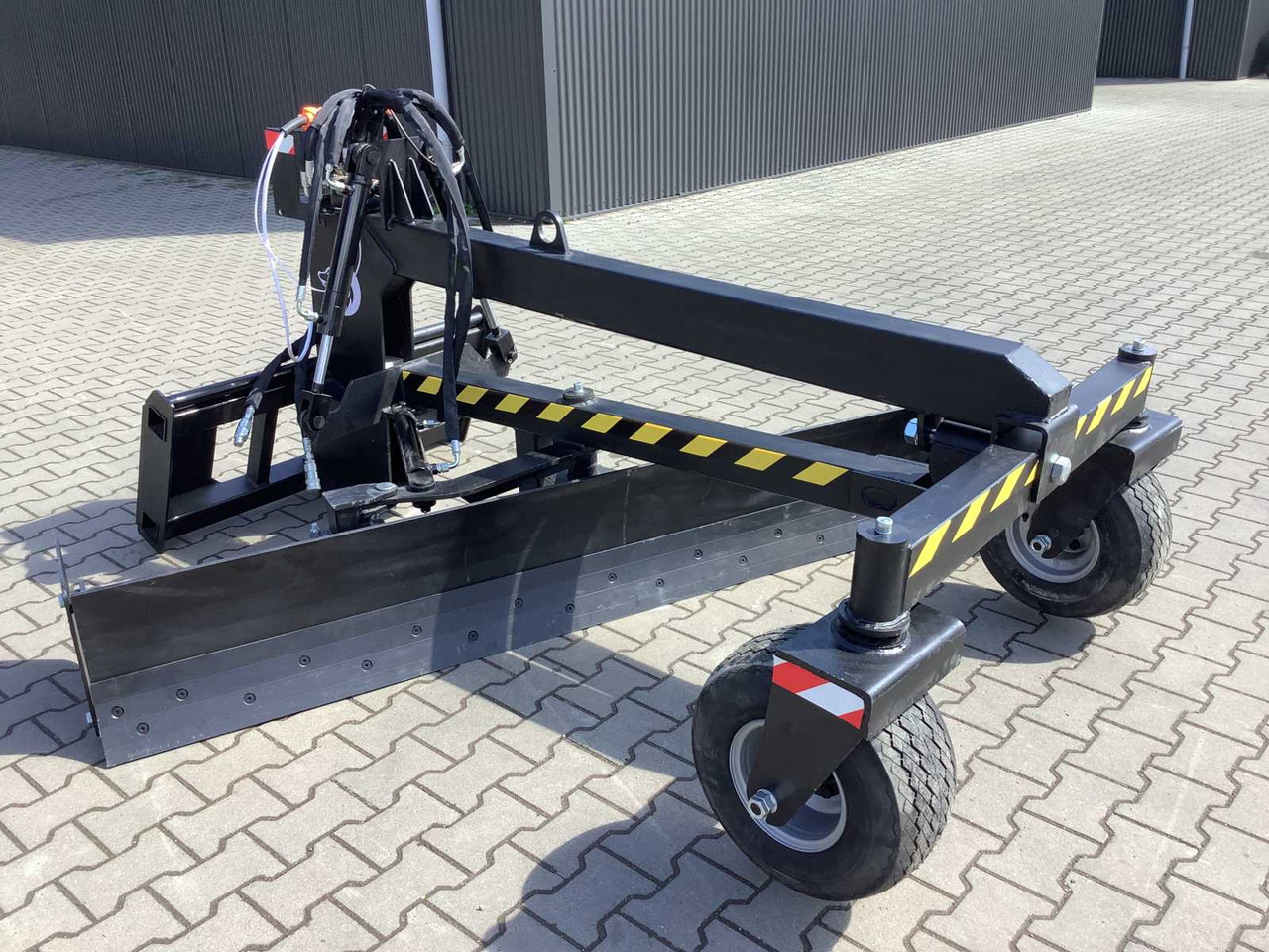Field Leveller 2400 - Отвал для Строительной техники: фото 2 Field Leveller 2400 - Отвал для Строительной техники: фото 2
