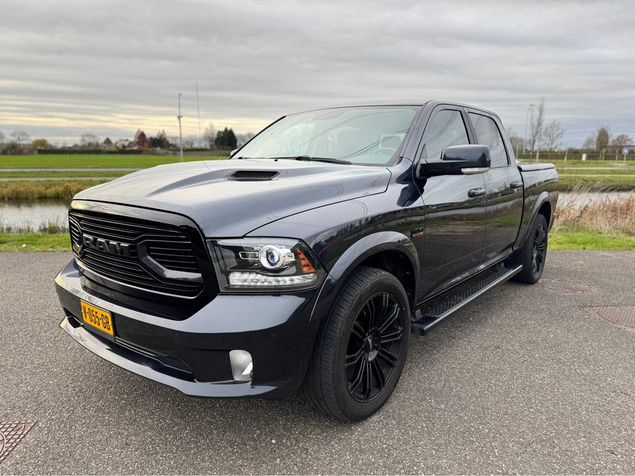 DODGE - RAM 1500 SPORT - 5.7 V8 QC - COMMERCIAL VEHICLE - Фургон: фото 1 DODGE - RAM 1500 SPORT - 5.7 V8 QC - COMMERCIAL VEHICLE - Фургон: фото 1