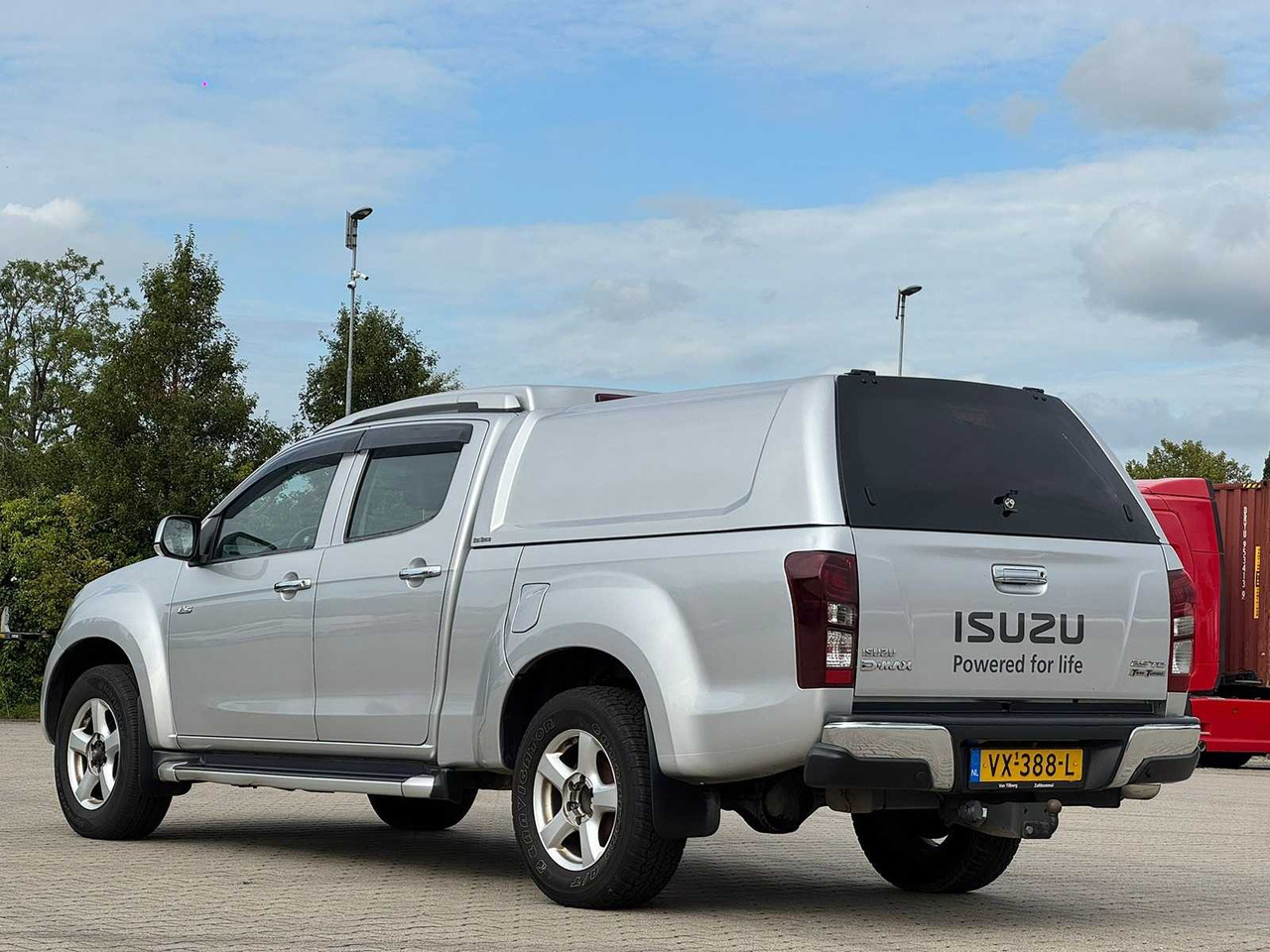 ISUZU D-MAX 2.5 DOUBLE CAB LSX 5-PERSON - 2016 | VX-388-L - Фургон: фото 2 ISUZU D-MAX 2.5 DOUBLE CAB LSX 5-PERSON - 2016 | VX-388-L - Фургон: фото 2