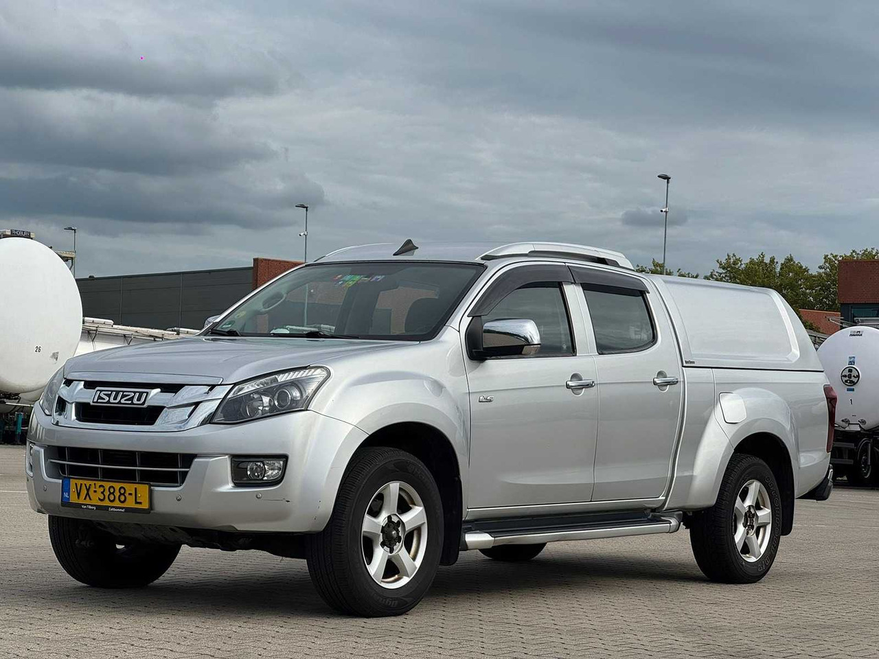 ISUZU D-MAX 2.5 DOUBLE CAB LSX 5-PERSON - 2016 | VX-388-L - Фургон: фото 1 ISUZU D-MAX 2.5 DOUBLE CAB LSX 5-PERSON - 2016 | VX-388-L - Фургон: фото 1