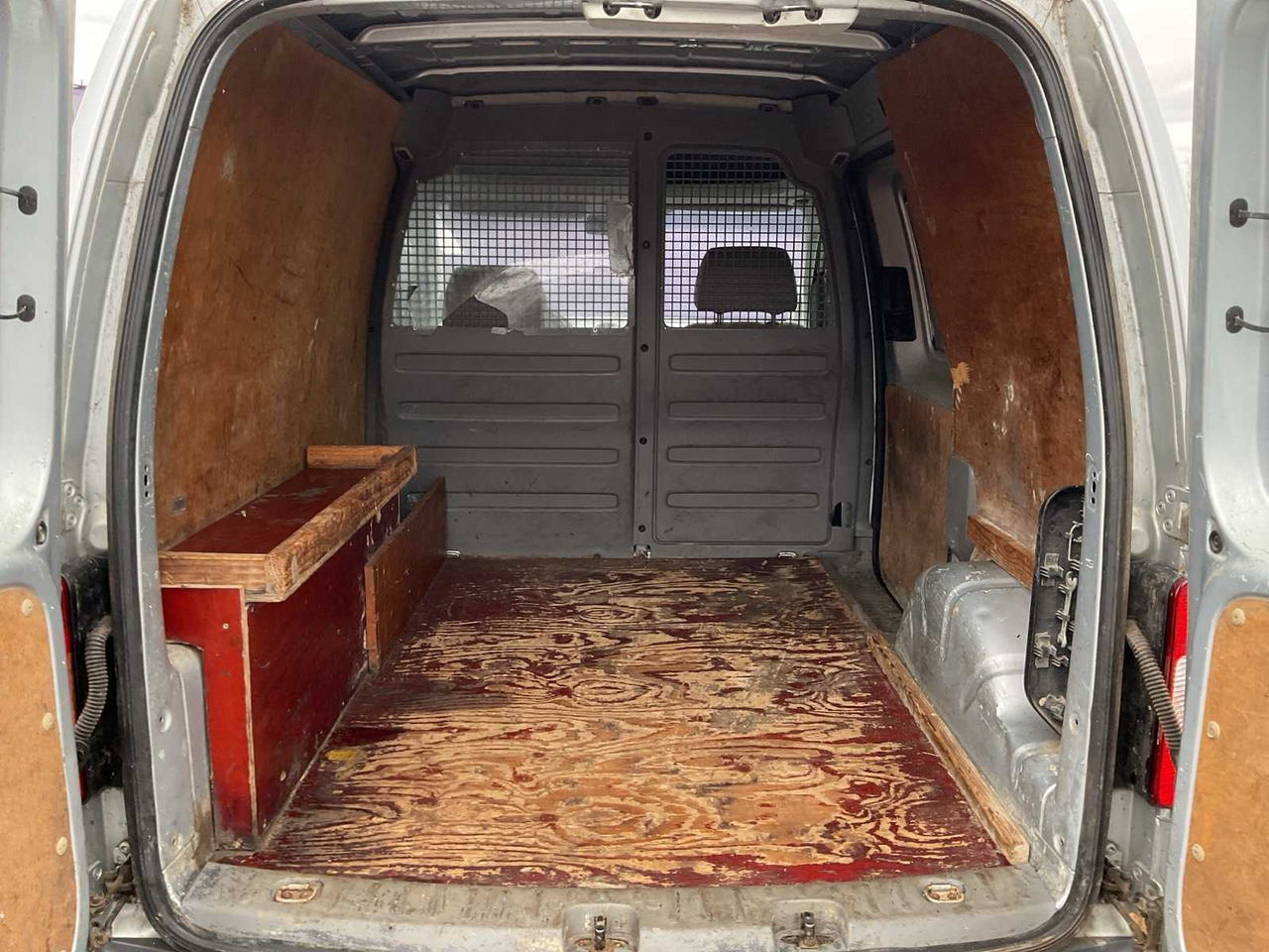 VOLKSWAGEN CADDY COMMERCIAL VEHICLE - Фургон: фото 5 VOLKSWAGEN CADDY COMMERCIAL VEHICLE - Фургон: фото 5