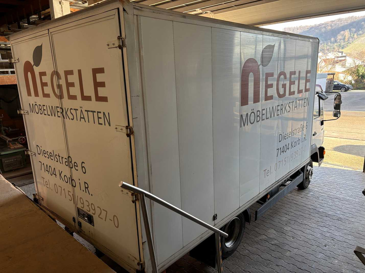 Грузовик MAN 8-163 / L 2000 TRUCK WITH BOX: фото 49