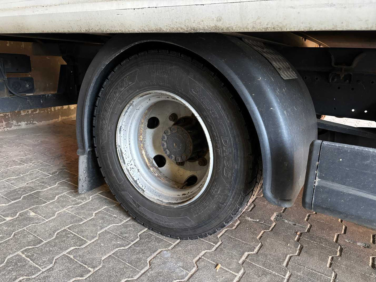 Грузовик MAN 8-163 / L 2000 TRUCK WITH BOX: фото 43