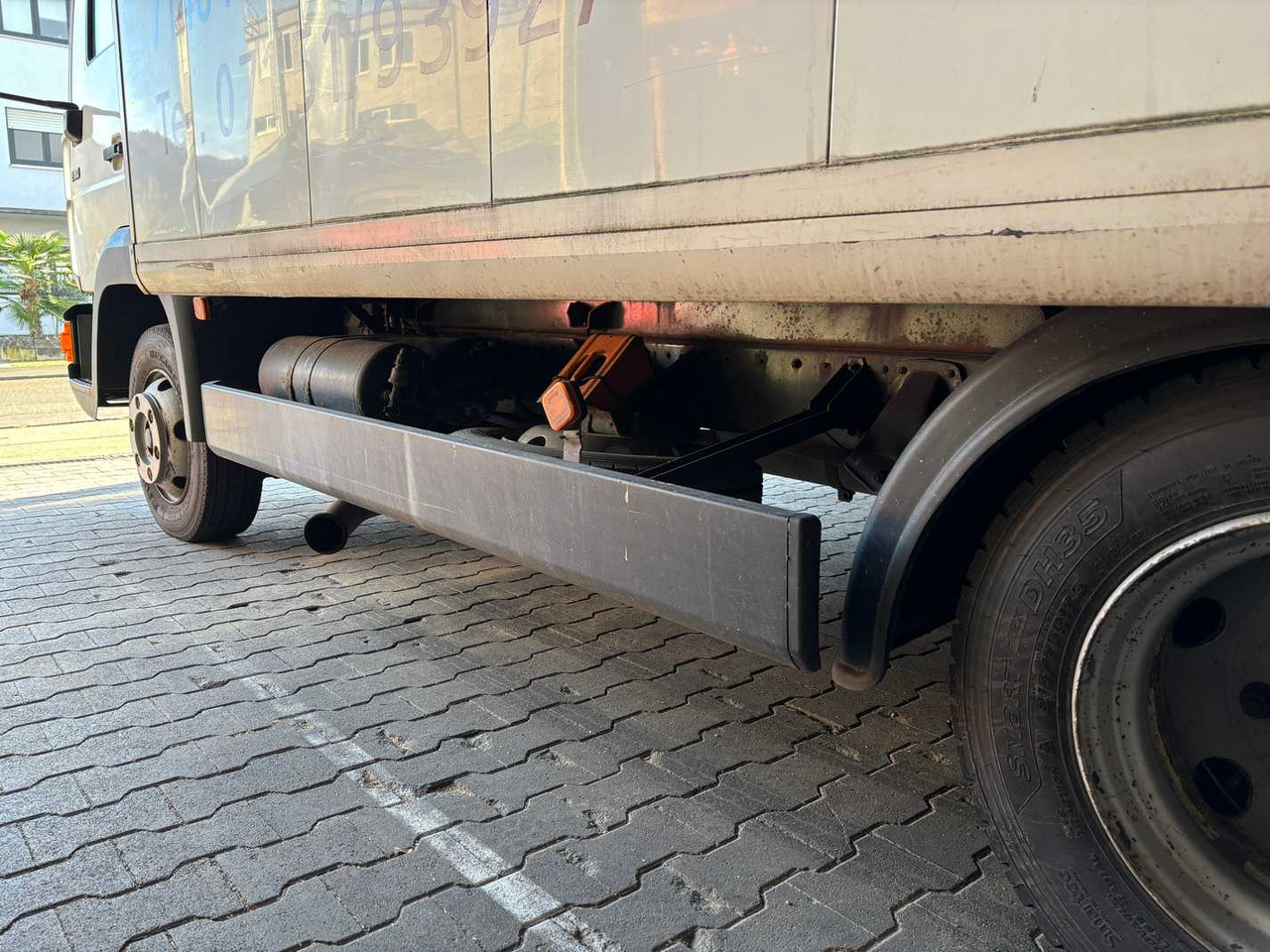 Грузовик MAN 8-163 / L 2000 TRUCK WITH BOX: фото 39