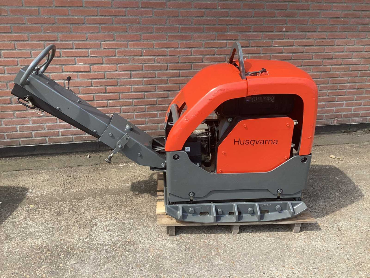 HUSQVARNA LG504 - Виброплита: фото 3 HUSQVARNA LG504 - Виброплита: фото 3