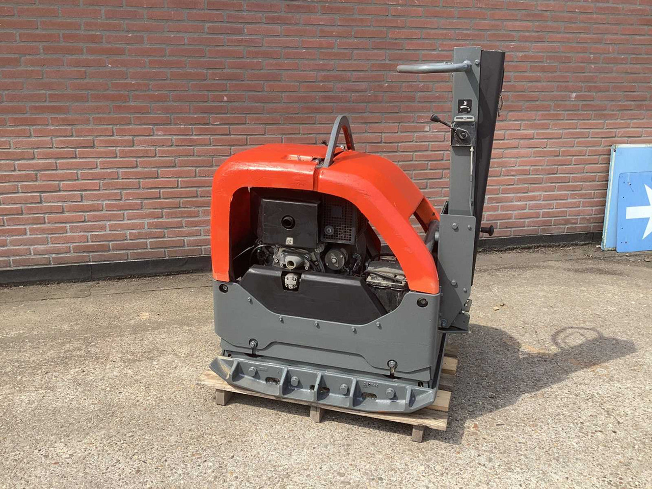 HUSQVARNA LG504 - Виброплита: фото 2 HUSQVARNA LG504 - Виброплита: фото 2