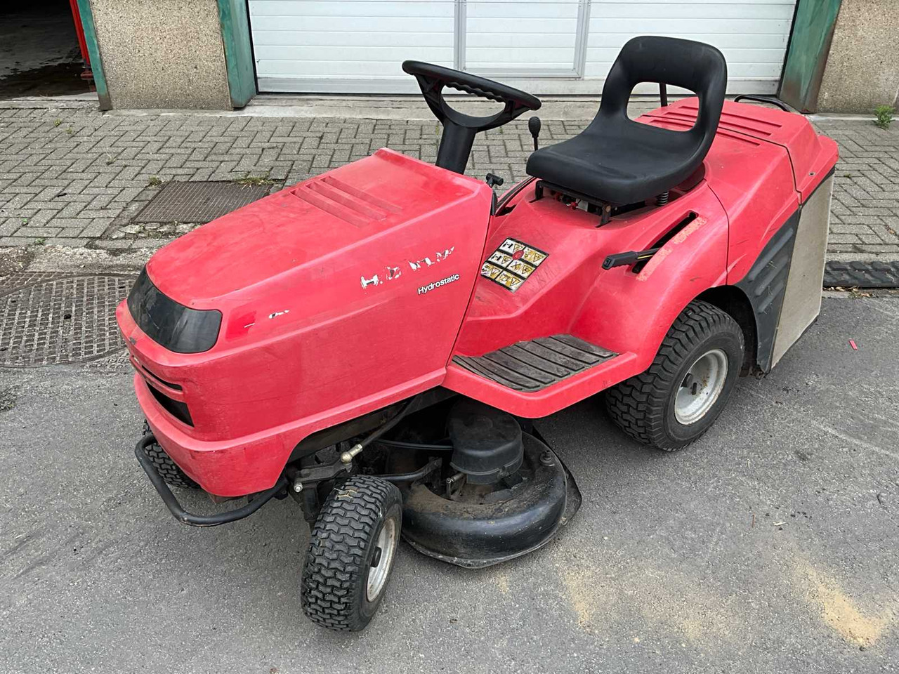 Honda V-Twin 21/4 Hydrostatic - Газонокосилка: фото 1 Honda V-Twin 21/4 Hydrostatic - Газонокосилка: фото 1
