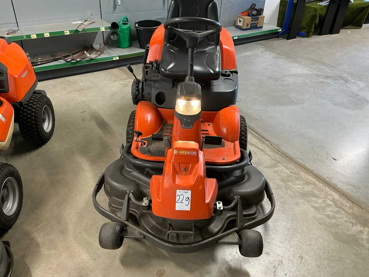 Husqvarna R15V2 - Газонокосилка: фото 3 Husqvarna R15V2 - Газонокосилка: фото 3
