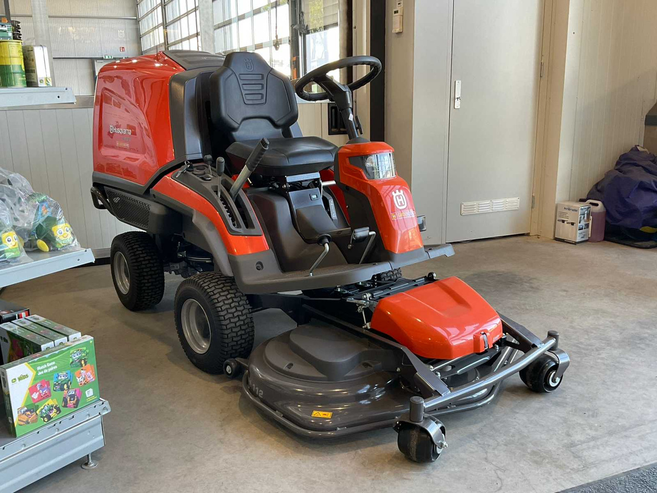 Husqvarna RC 318T - Газонокосилка: фото 2 Husqvarna RC 318T - Газонокосилка: фото 2