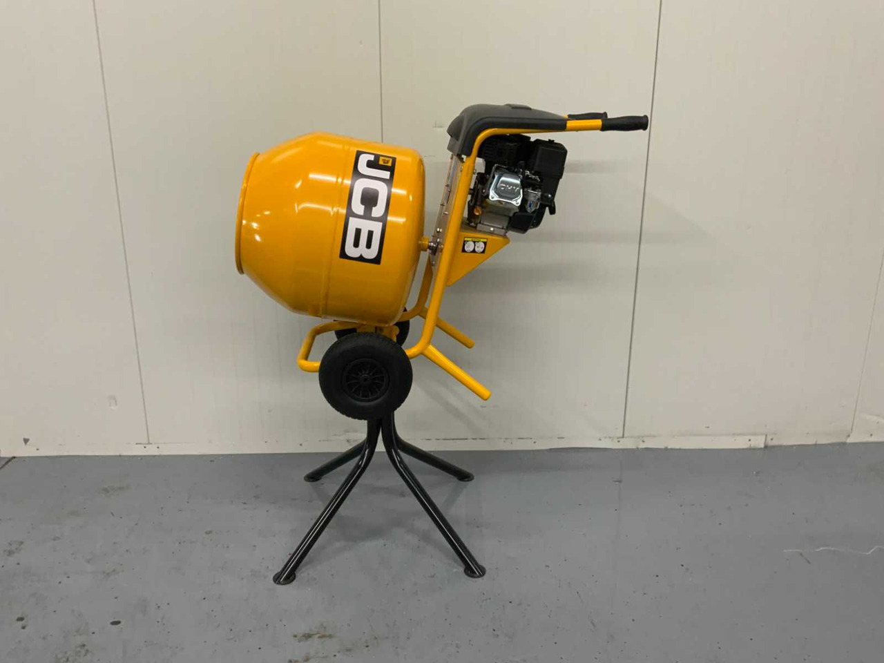 JCB CM150P - Автобетоносмеситель: фото 2 JCB CM150P - Автобетоносмеситель: фото 2