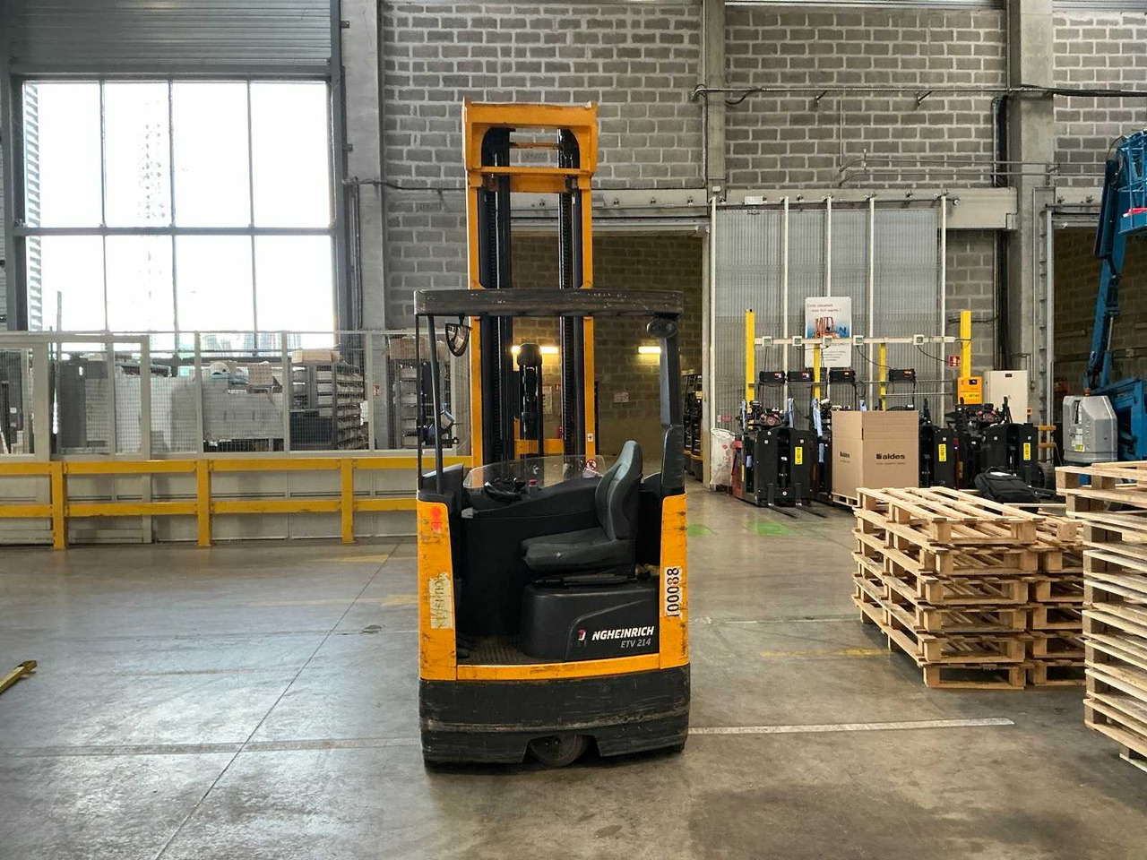 JUNGHEINRICH - 2015 - ETV214 - FORKLIFT - Вилочный погрузчик: фото 5 JUNGHEINRICH - 2015 - ETV214 - FORKLIFT - Вилочный погрузчик: фото 5