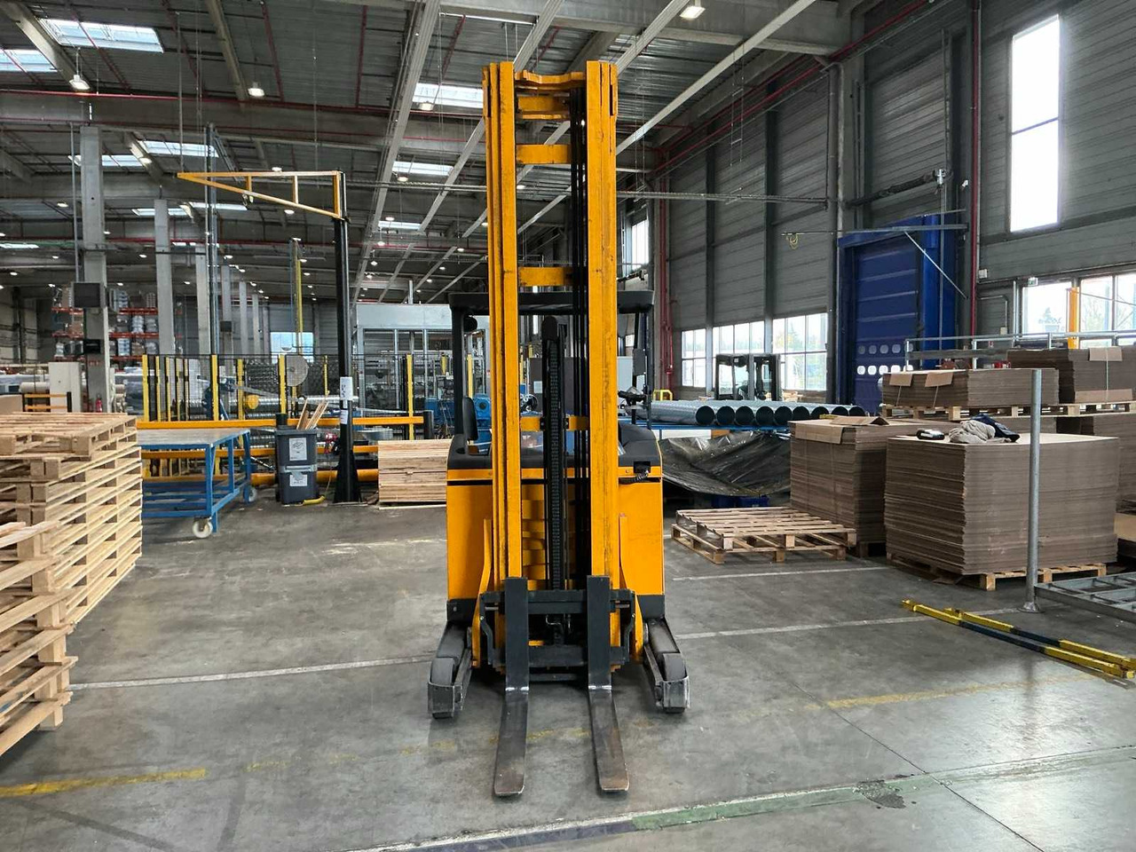 JUNGHEINRICH - 2015 - ETV214 - FORKLIFT - Вилочный погрузчик: фото 2 JUNGHEINRICH - 2015 - ETV214 - FORKLIFT - Вилочный погрузчик: фото 2