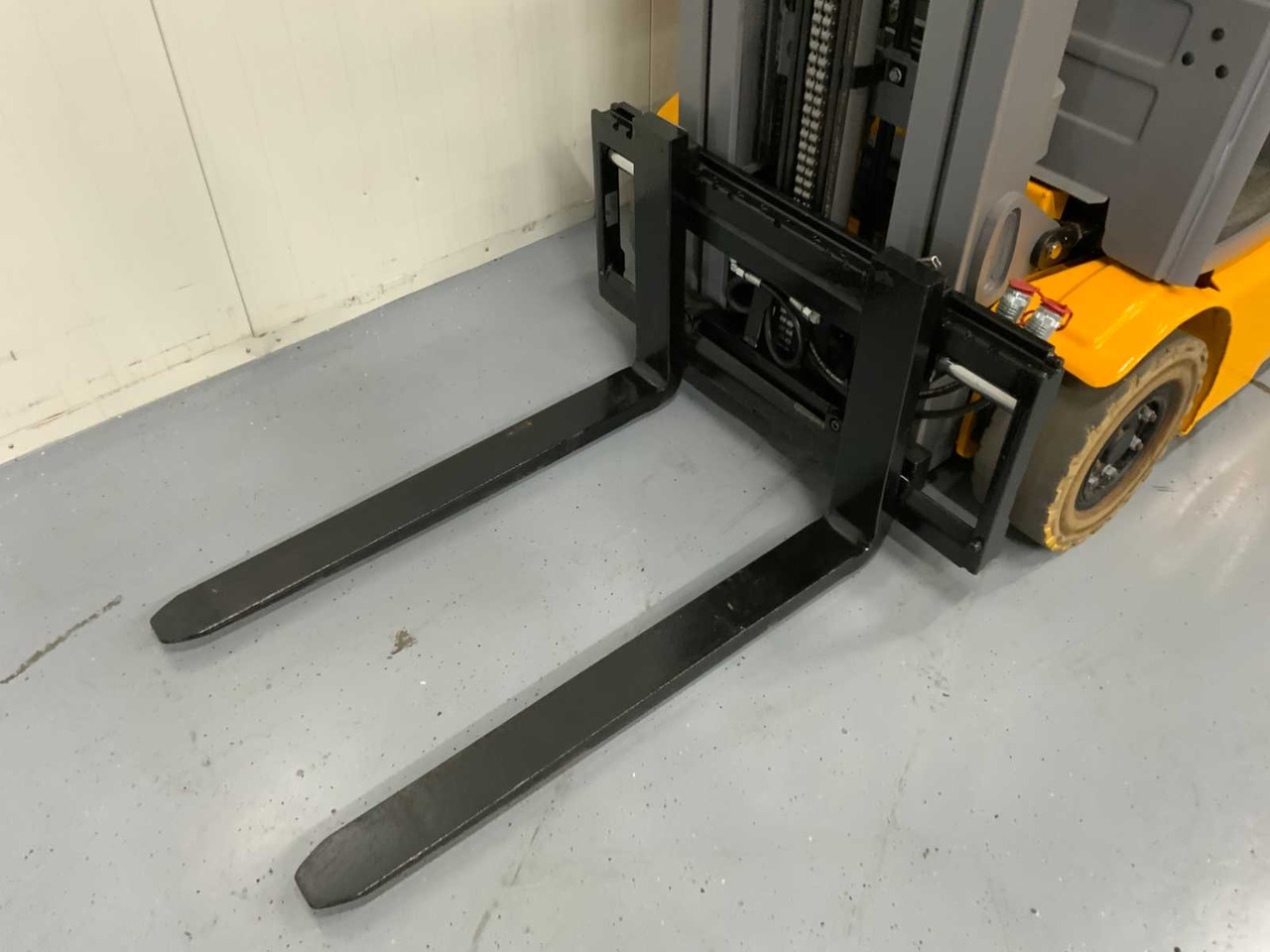 JUNGHEINRICH EFG216K - 4.6M PLYWOOD, FREE-LIFT, SIDE-SHIFT - FORKLIFT - Вилочный погрузчик: фото 4 JUNGHEINRICH EFG216K - 4.6M PLYWOOD, FREE-LIFT, SIDE-SHIFT - FORKLIFT - Вилочный погрузчик: фото 4