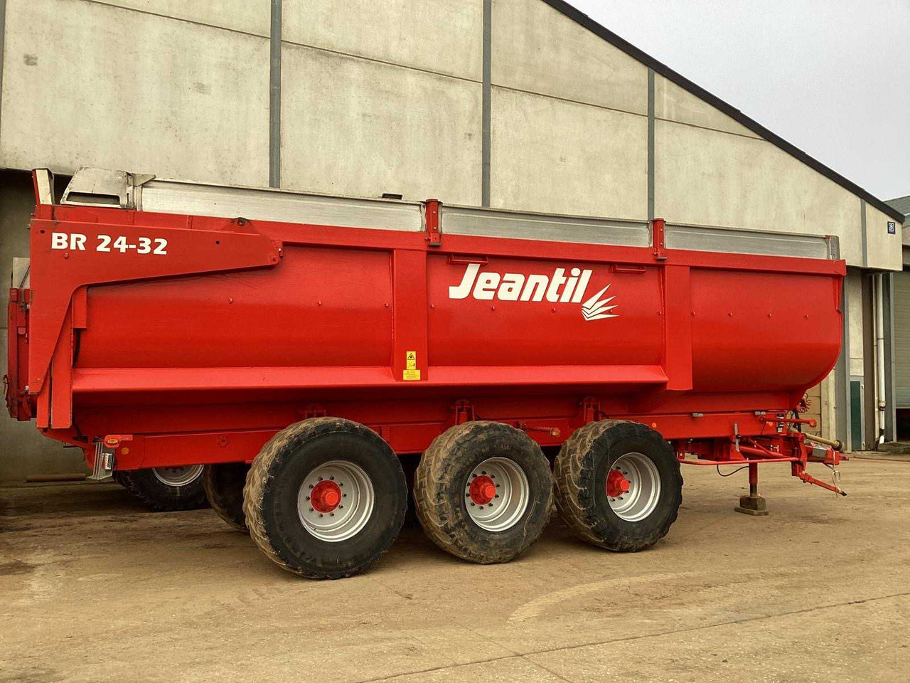 Jentil BR 24-32 - Сельскохозяйственный прицеп-самосвал: фото 1 Jentil BR 24-32 - Сельскохозяйственный прицеп-самосвал: фото 1