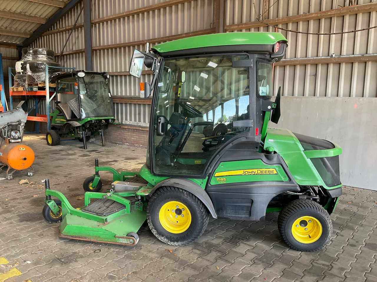 John Deere 1585 TerrainCut - Газонокосилка: фото 2 John Deere 1585 TerrainCut - Газонокосилка: фото 2