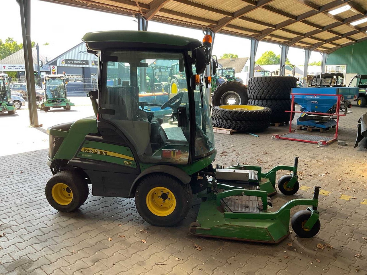 John Deere 1585 TerrainCut - Газонокосилка: фото 5 John Deere 1585 TerrainCut - Газонокосилка: фото 5
