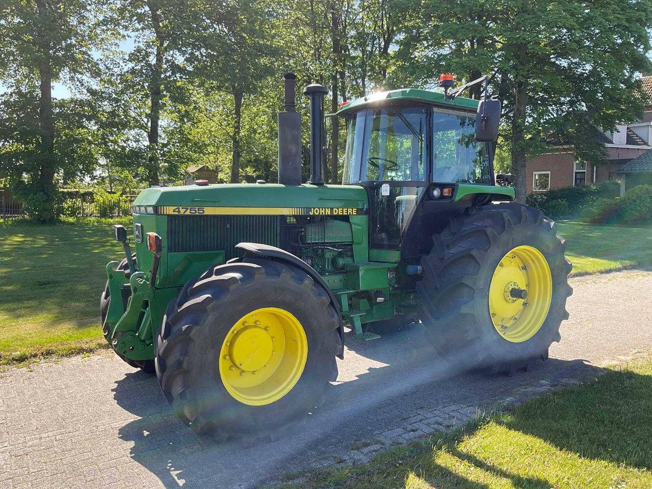 John Deere 4755 - Трактор: фото 2 John Deere 4755 - Трактор: фото 2