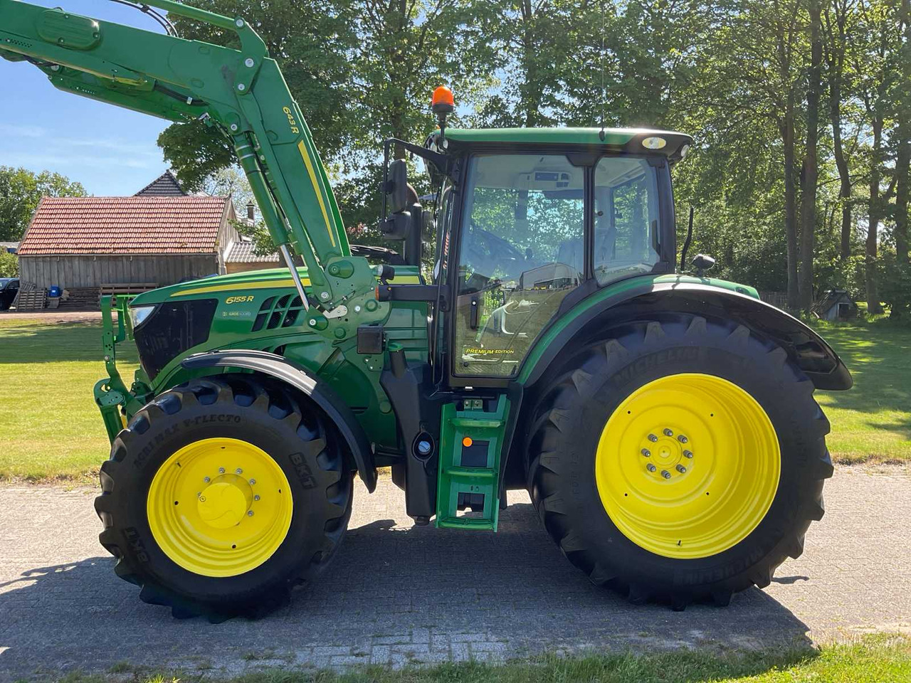 John Deere 6155R - Трактор: фото 3 John Deere 6155R - Трактор: фото 3
