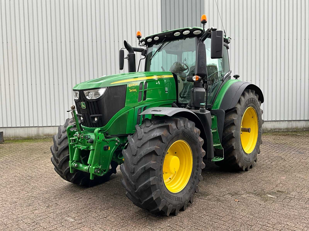 John Deere 6230R - Трактор: фото 1 John Deere 6230R - Трактор: фото 1