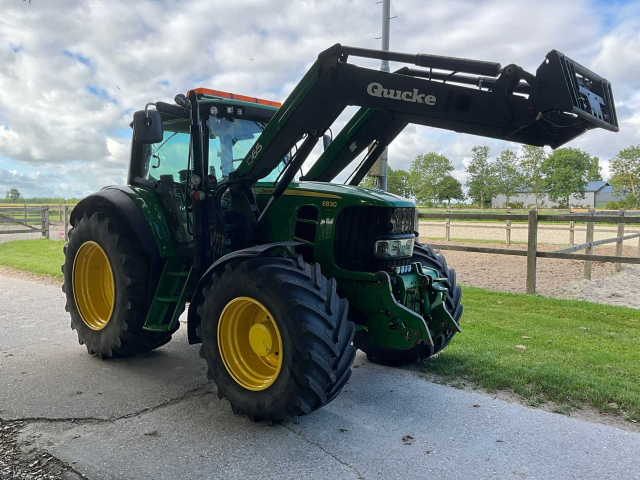 John Deere 6830 - Трактор: фото 4 John Deere 6830 - Трактор: фото 4
