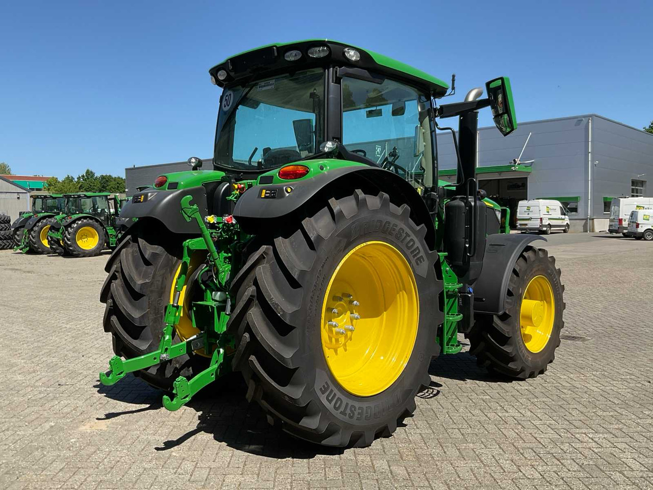 John Deere 6R 185 - Трактор: фото 3 John Deere 6R 185 - Трактор: фото 3