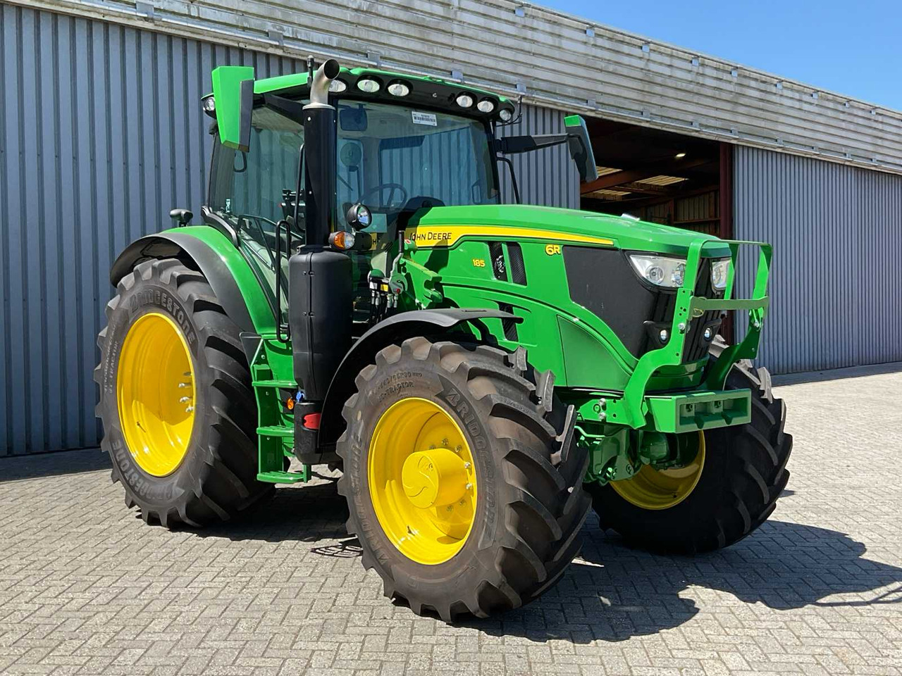 John Deere 6R 185 - Трактор: фото 2 John Deere 6R 185 - Трактор: фото 2