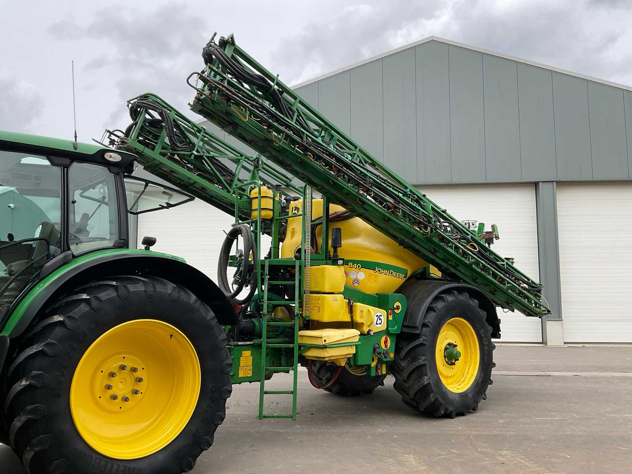 John Deere 840 - Опрыскиватель: фото 1 John Deere 840 - Опрыскиватель: фото 1