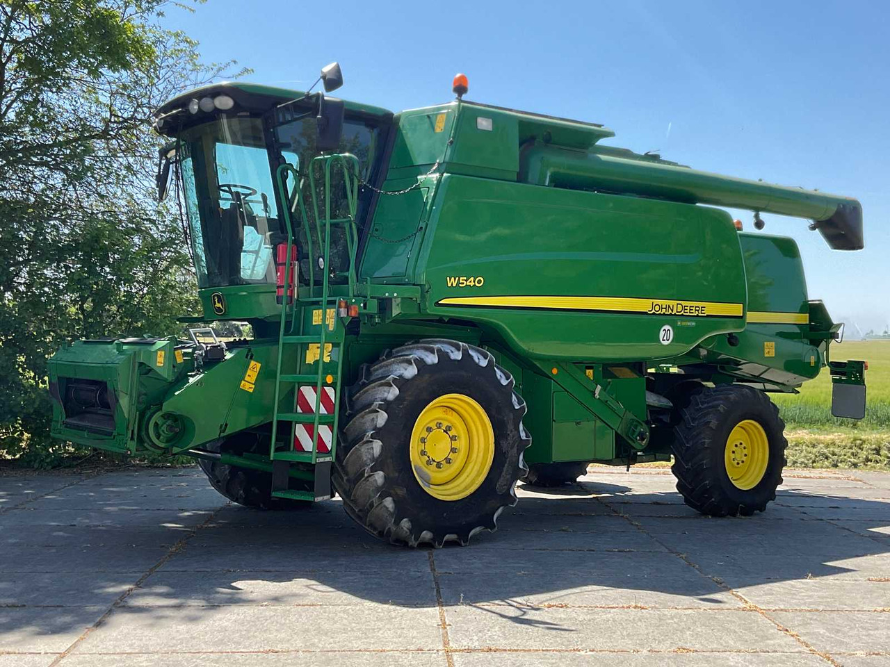 John Deere W540 - Зерноуборочный комбайн: фото 1 John Deere W540 - Зерноуборочный комбайн: фото 1