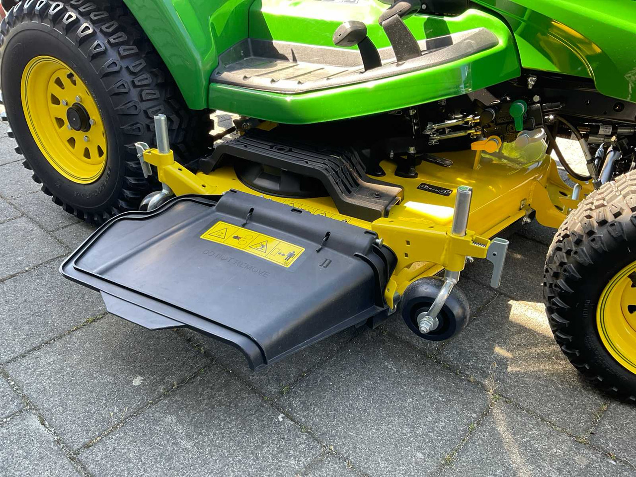John Deere X949 4x4 Wheel Steer - Газонокосилка: фото 4 John Deere X949 4x4 Wheel Steer - Газонокосилка: фото 4