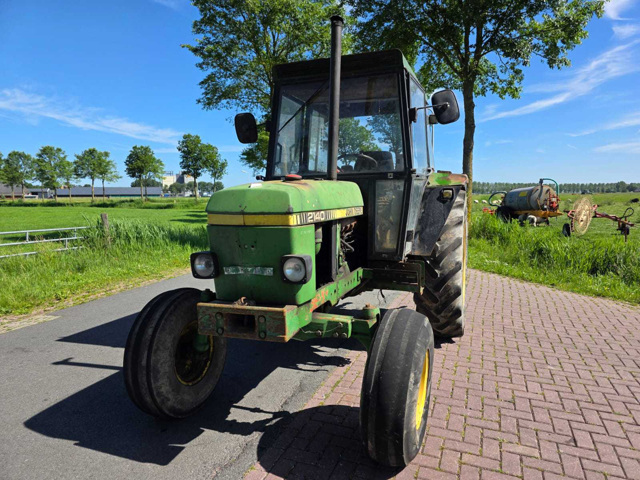 John deere 2140 - Трактор: фото 2 John deere 2140 - Трактор: фото 2