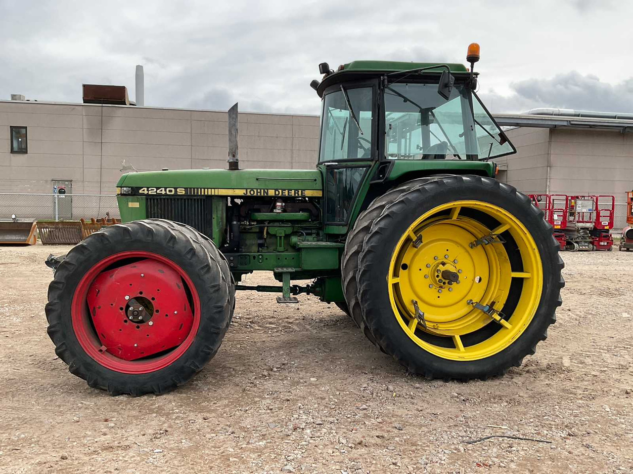 John deere 4240S - Трактор: фото 3 John deere 4240S - Трактор: фото 3
