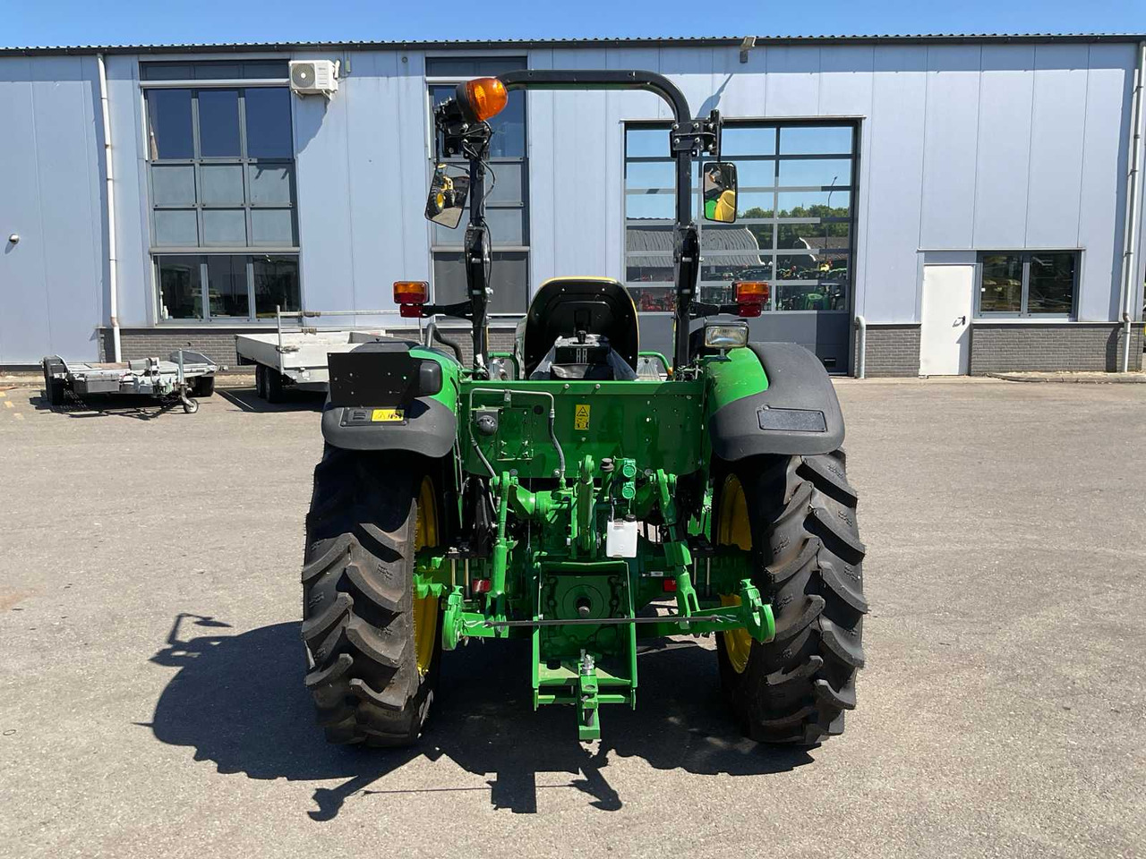 John deere 5050E - Трактор: фото 4 John deere 5050E - Трактор: фото 4
